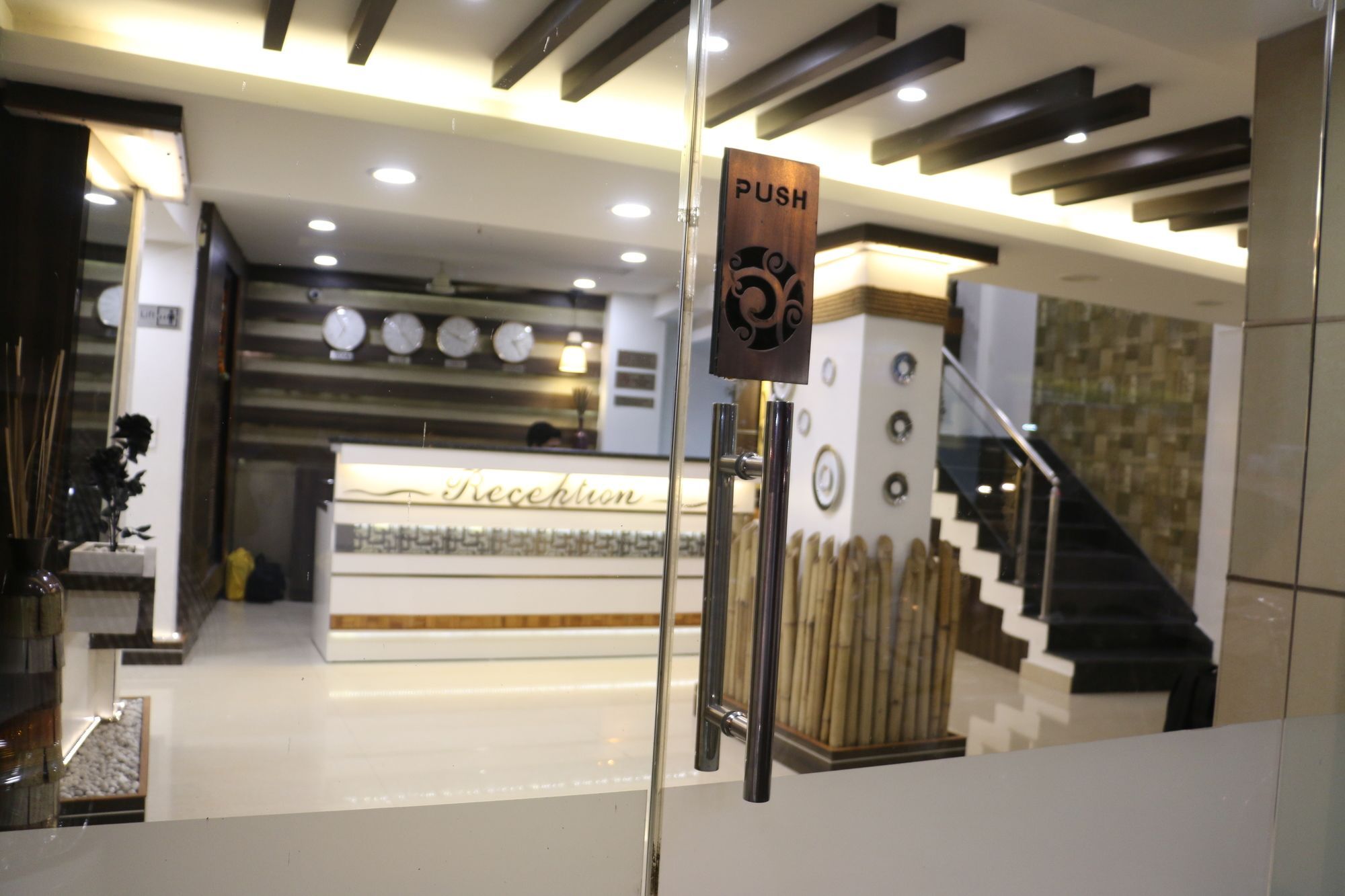 Hotel Shalimar Deluxe Bhopal Exterior photo